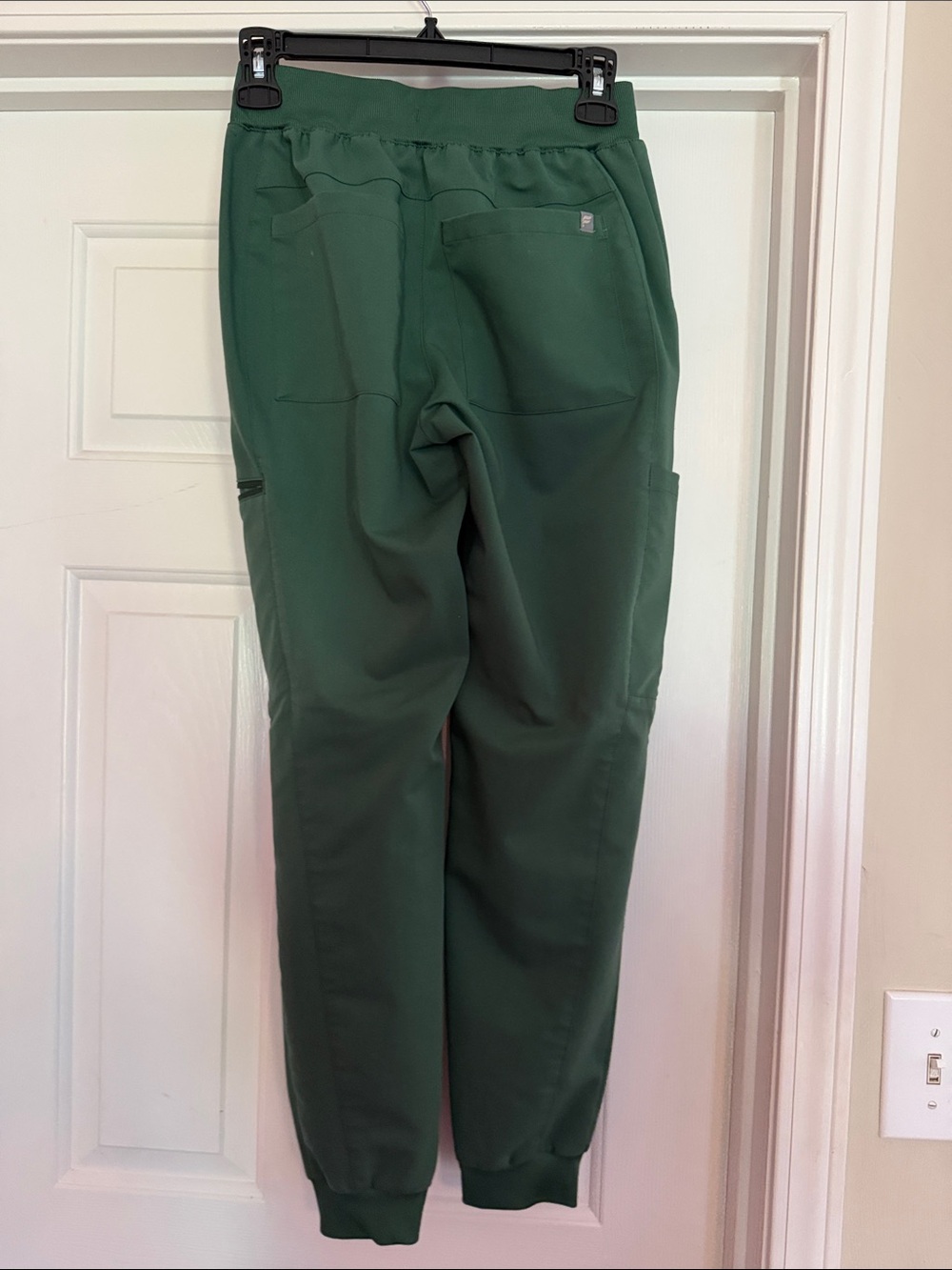 Women’s Deep Green Tech scrub Pants with Zip Pocket - Picture 2 of 3